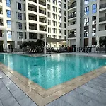 2Br Burj Khalifa View & Beach Access, Dubai Creek